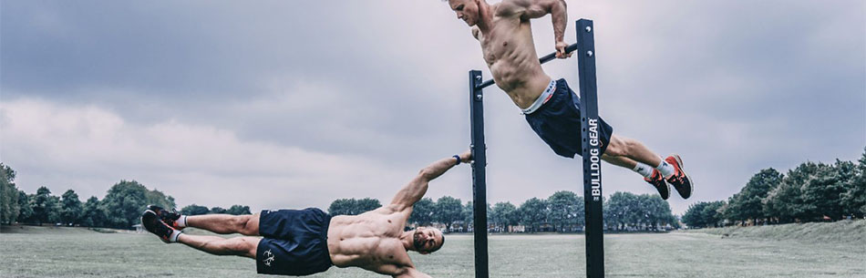 Fin dai tempi degli spartani, quello che noi oggi conosciamo come calisthenics era molto utilizzato. Basti pensare che nell’antichità non vi era la disponibilità di attrezzature sofisticate come si possono trovare ad esempio in una palestra del 2000, quindi la preparazione per i guerrieri spartani era finalizzata soprattutto sull’utilizzo del corpo come unica resistenza da sollevare. Ma arriviamo al dunque….Cosa è il Calisthenics? Continua a leggere per scoprirlo. Calisthenics: La bellezza della forza